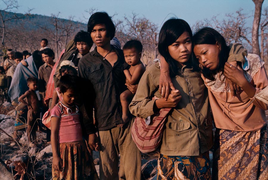 cambodian-refugees-flee-genocide