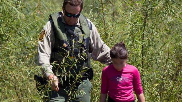 border-patrol-rescues-central-american-child-refugee